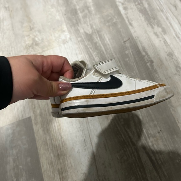 Nike Kids White and Brown Sneakers - Picture 4 of 6